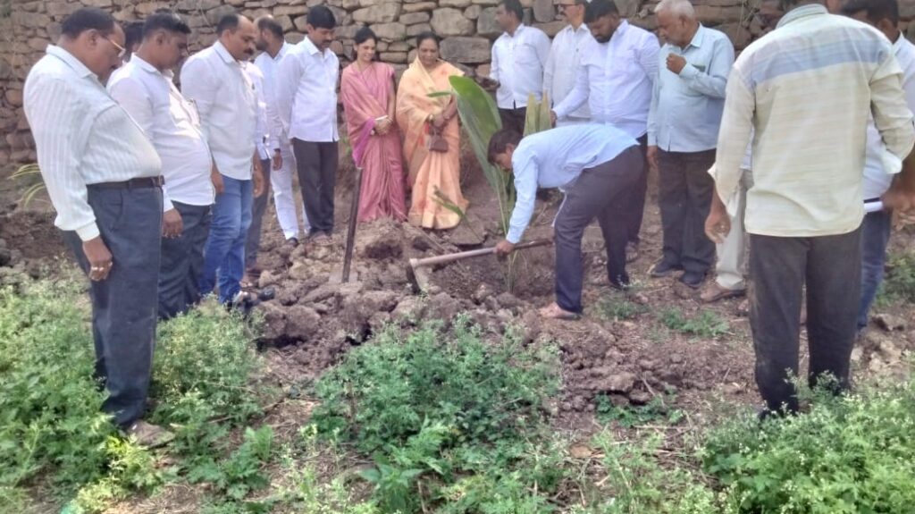 ग्रामपंचायत वांगी मार्फत मुख्यमंत्री समृद्ध पंचायतराज अभियान अंतर्गत वृक्षारोपण करण्यात आले